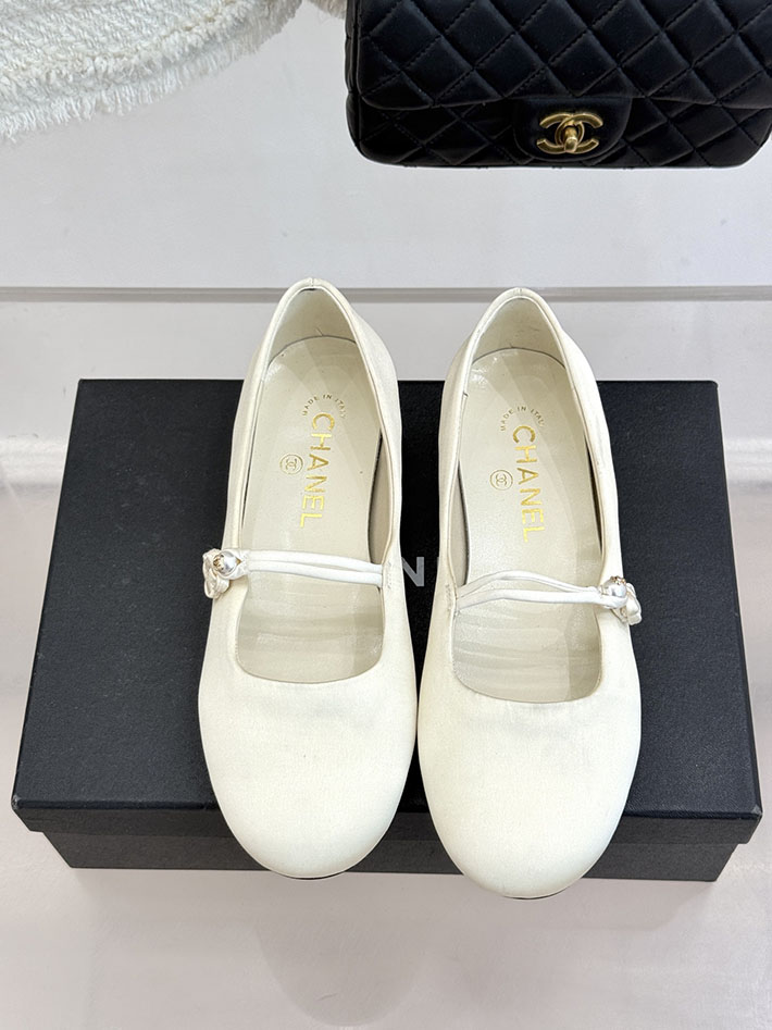 最高級シャネルスーパーコピー CHANEL 2026年春夏 新作 ココマーク レザー ストラップパンプス レッド 2630834 シャネル パンプス 値段 - 画像 (8)