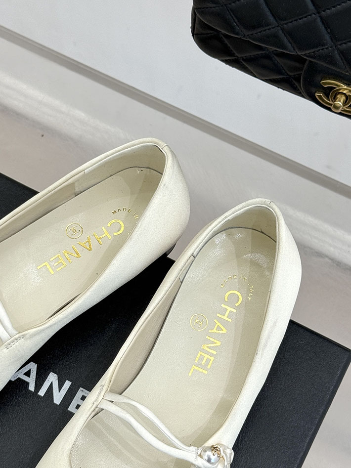 最高級シャネルスーパーコピー CHANEL 2026年春夏 新作 ココマーク レザー ストラップパンプス レッド 2630834 シャネル パンプス 値段 - 画像 (4)