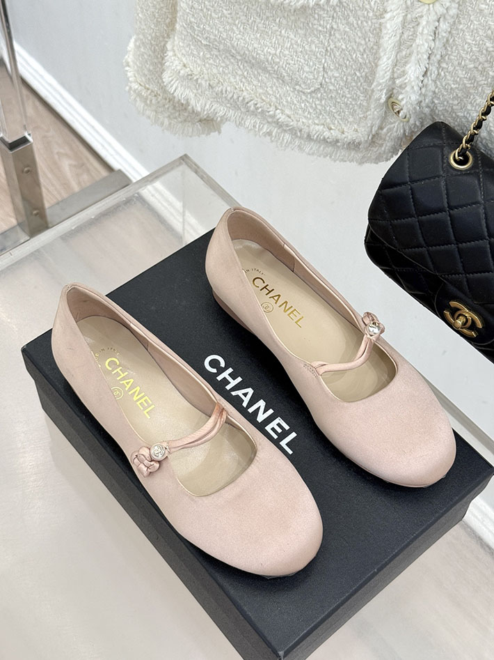 最高級シャネルスーパーコピー CHANEL 2026年春夏 新作 ココマーク レザー ストラップパンプス ピンク 2630835 シャネル パンプス 定番 - 画像 (9)