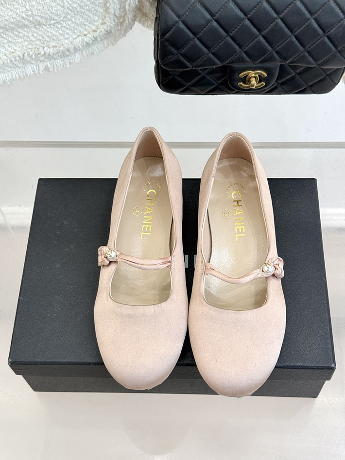 最高級シャネルスーパーコピー CHANEL 2026年春夏 新作 ココマーク レザー ストラップパンプス ピンク 2630835 シャネル パンプス 定番 - 画像 (8)