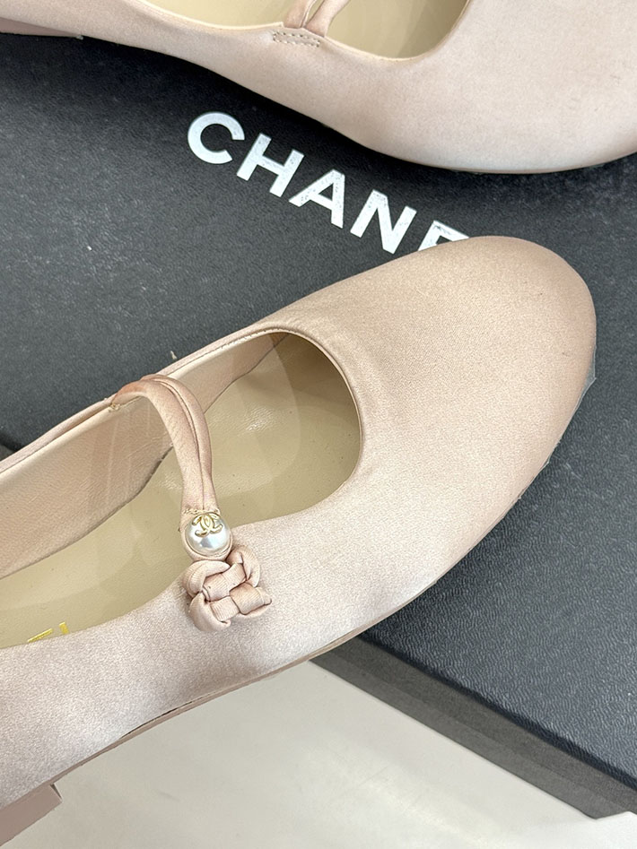 最高級シャネルスーパーコピー CHANEL 2026年春夏 新作 ココマーク レザー ストラップパンプス ピンク 2630835 シャネル パンプス 定番 - 画像 (5)