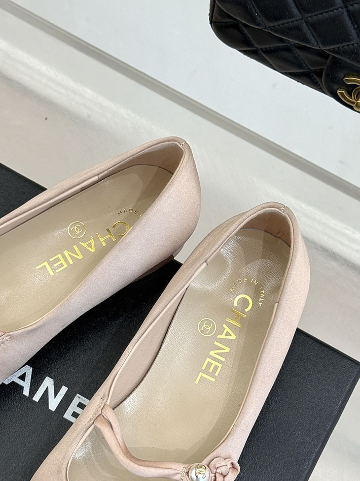 最高級シャネルスーパーコピー CHANEL 2026年春夏 新作 ココマーク レザー ストラップパンプス ピンク 2630835 シャネル パンプス 定番 - 画像 (4)