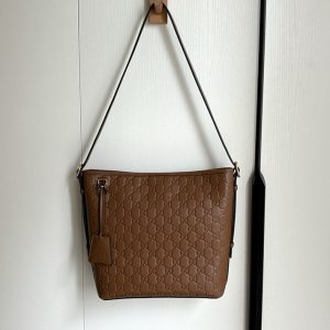 グッチ バッグ 革