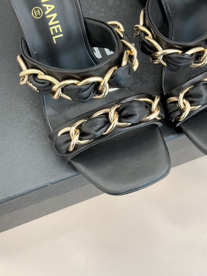 最高級シャネルスーパーコピー CHANEL ミュール 大人気 レザー サンダル レザーチェーン 2026新作 ブラック 2630930 シャネルサンダルレディース - 画像 (4)
