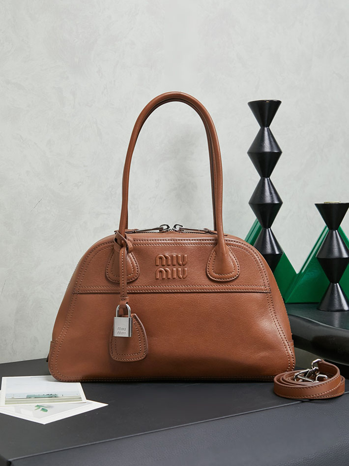MIUMIU バッグ アウトレット