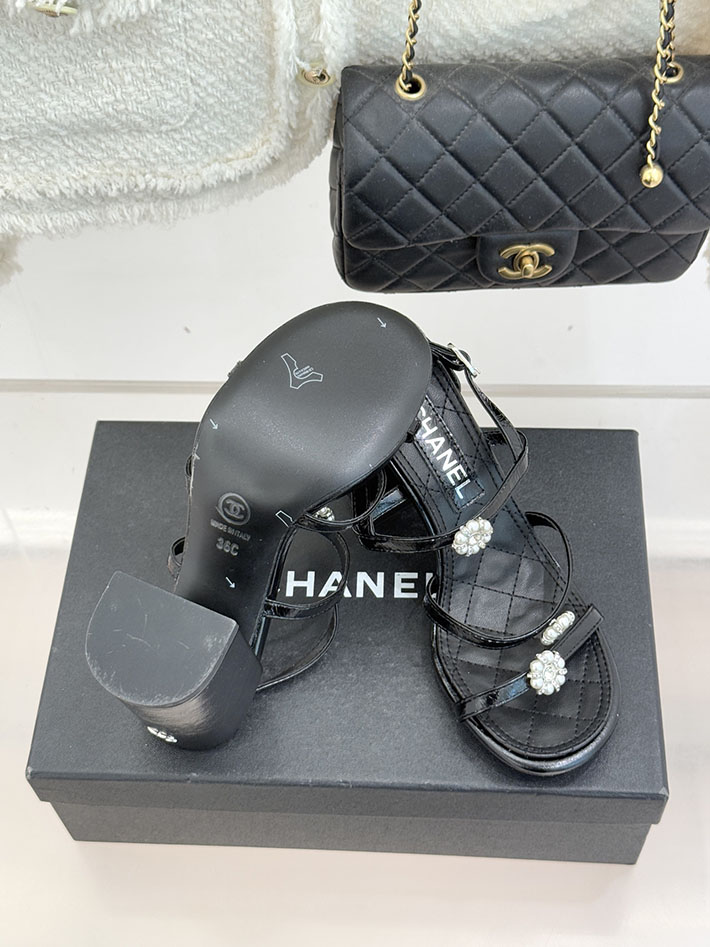最高級シャネルスーパーコピー CHANEL サンダル 2026年 新作 95mm ラミネート ラムスキン ブラック 2630959 シャネル サンダル 安い - 画像 (2)