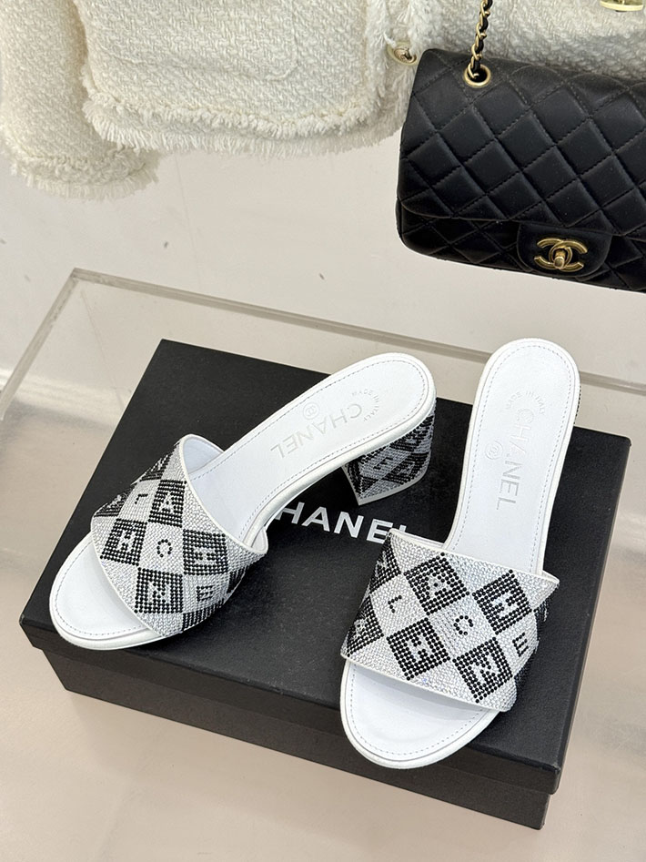最高級シャネルスーパーコピー CHANEL ココマーク ミュール サンダル ストラス 2026年春夏 新作 ホワイト 2630992 シャネル サンダル 公式 - 画像 (9)