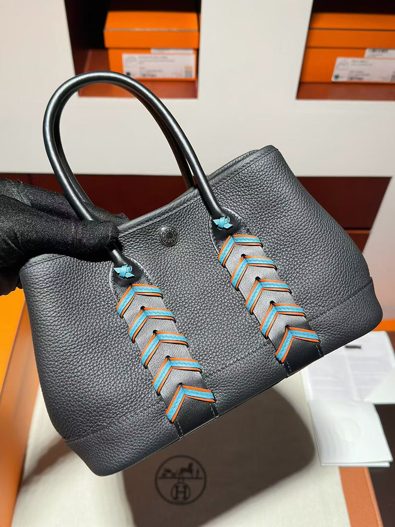 エルメスバッグの通販 HERMES ネオ・ガーデン・ブルティ23 黒/ブルー トゴ/スイフト シルバー金具 H087974CKAC ネオガーデン ブルティ23 - 画像 (8)