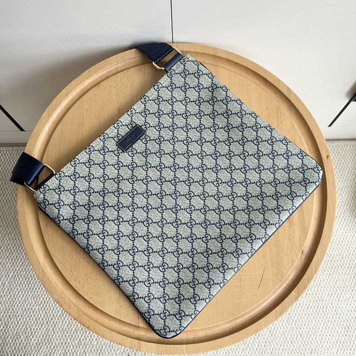グッチ直営アウトレット店 GUCCI GGインプリメ クロスボディ ショルダーバッグ 斜め掛け マチなし PVC ベージュ&ブルー 2632157 GUCCI ビジネスバッグ メンズ - 画像 (6)