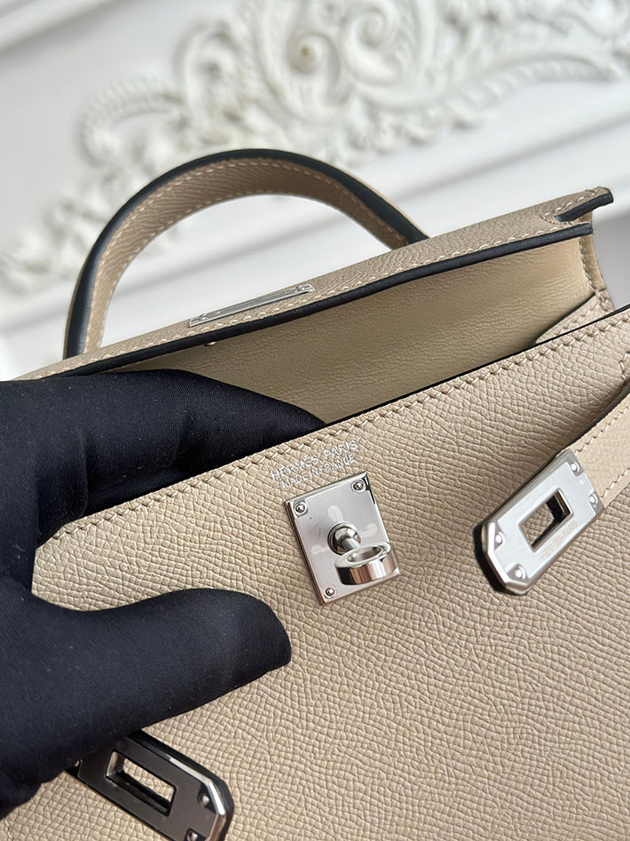 エルメス ショルダーバッグの定価 HERMES ケリーミニ2 トレンチ ヴォーエプソン シルバー金具 H073663CKS2 ミニケリー 新品 - 画像 (3)