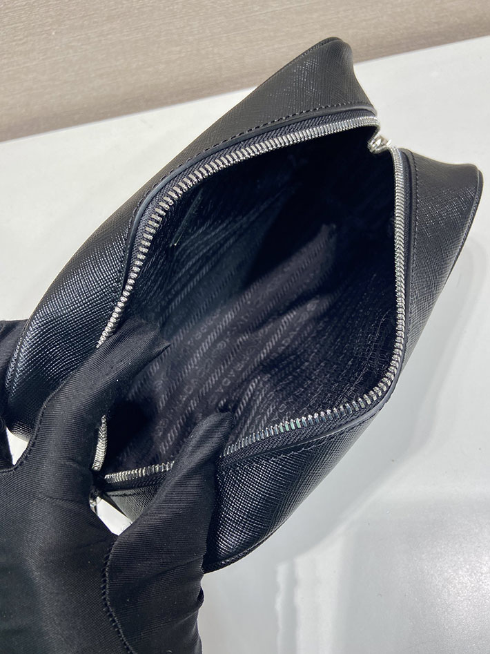 プラダ バッグ メンズ 新作 PRADA サフィアーノレザー ポーチ ブラック 2NE065_PN9_F0002 プラダ ポーチ メンズ - 画像 (3)