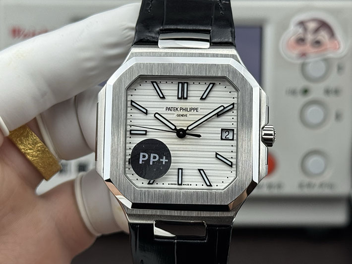 最高級パテックフィリップスーパーコピー PATEK PHILIPPE キュビタス 新作 ホワイトゴールド ネイビー 2632440 パテック フィリップ キュビタス 価格 - 画像 (8)