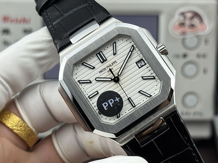 最高級パテックフィリップスーパーコピー PATEK PHILIPPE キュビタス 新作 ホワイトゴールド ネイビー 2632440 パテック フィリップ キュビタス 価格 - 画像 (6)