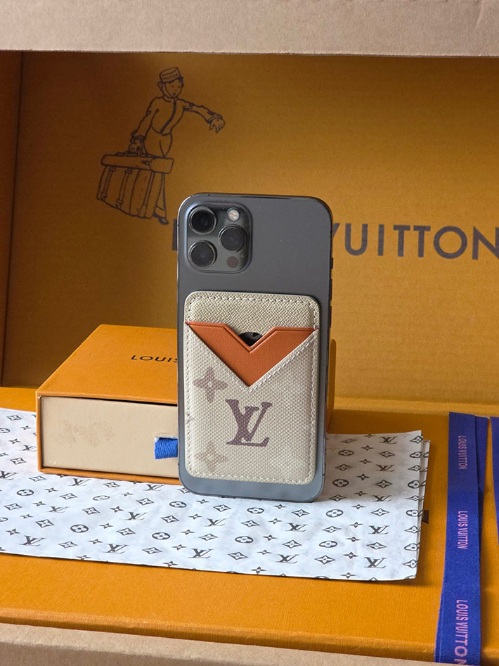 ルイヴィトン カードケース 販売店舗 lv カードケース ポルト カルト・マグネット サンドベージュ M29299 ルイヴィトン MagSafe レビュー - 画像 (2)
