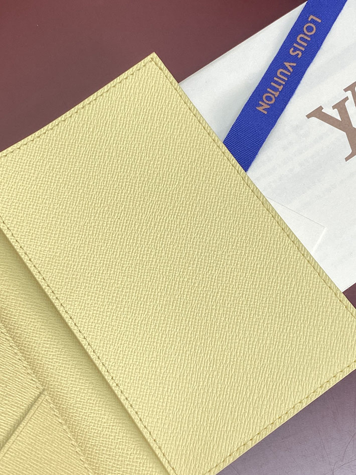 最高級ルイヴィトンスーパーコピー Louis Vuitton パスポートカバー クーヴェルテュール・パスポール バナナイエロー 2634189 ルイヴィトン カードケース 新作 - 画像 (6)