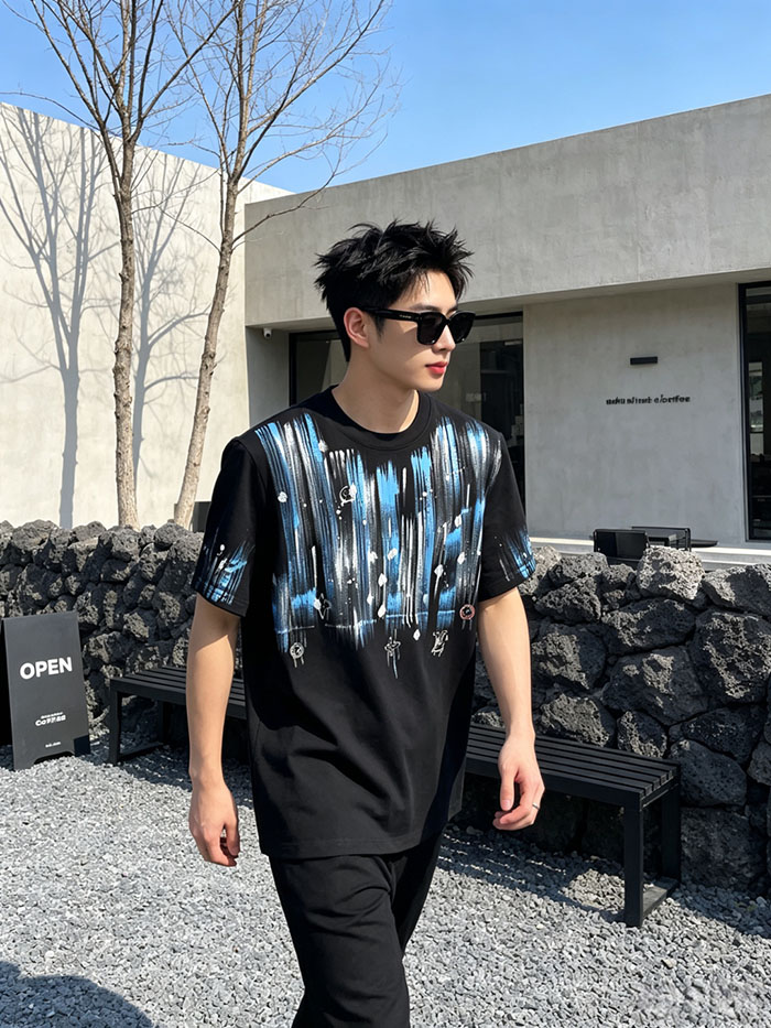 最高級ルイヴィトンスーパーコピー Louis Vuitton コットン 2026年新作 手描きLVロゴTシャツ clothes202600404 ルイ・ヴィトンの黒Tシャツ - 画像 (7)