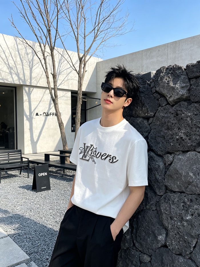 最高級ルイヴィトンスーパーコピー Louis Vuitton コットン 2026年春夏新作:クラシッククルーネック半袖Tシャツclothes202600484 ルイ・ヴィトン メンズ ホワイト クルーネック Tシャツ - 画像 (6)