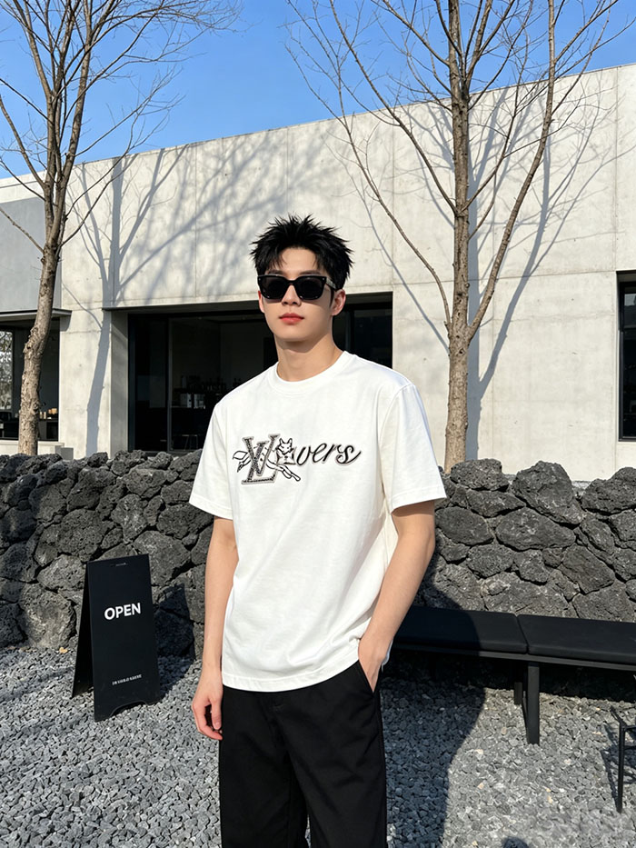 最高級ルイヴィトンスーパーコピー Louis Vuitton コットン 2026年春夏新作:クラシッククルーネック半袖Tシャツclothes202600484 ルイ・ヴィトン メンズ ホワイト クルーネック Tシャツ - 画像 (5)