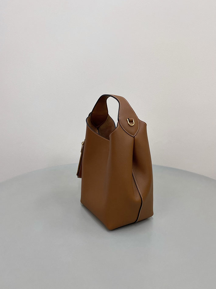 最高級セリーヌスーパーコピー CELINE スモールホーボー サプルスムースカーフスキン タン L10133Q71.04LU セリーヌ ホーボーバッグ - 画像 (8)