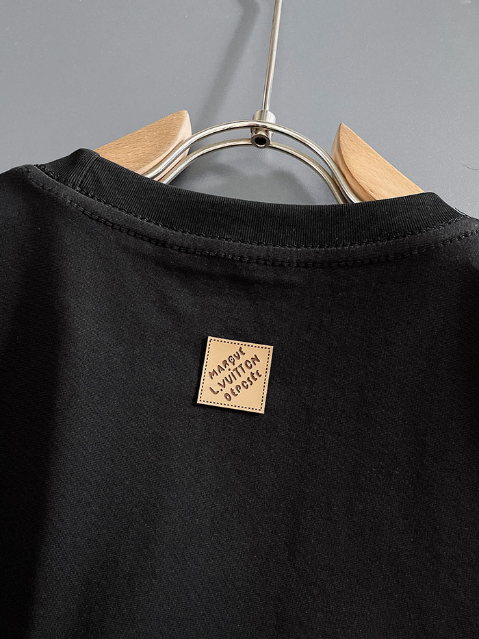 最高級ルイヴィトンスーパーコピー Louis Vuitton 2026年春夏新作 マーセライズドコットン半袖Tシャツ clothes202600645 ルイヴィトン 黒Tシャツ 新作 - 画像 (4)