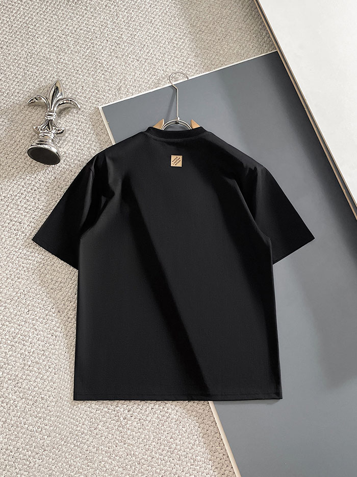 最高級ルイヴィトンスーパーコピー Louis Vuitton 2026年春夏新作 マーセライズドコットン半袖Tシャツ clothes202600645 ルイヴィトン 黒Tシャツ 新作 - 画像 (3)