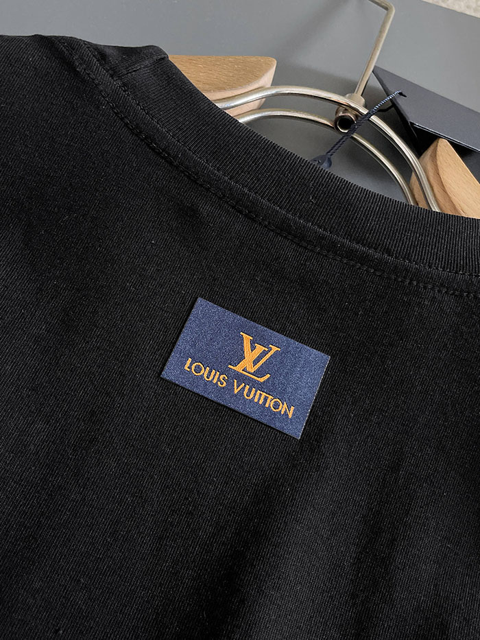 最高級ルイヴィトンスーパーコピー Louis Vuitton 2026年春夏新作:ピュアコットン クルーネック 半袖Tシャツ clothes202600647 ルイヴィトン メンズ 純綿 Tシャツ 黒 - 画像 (4)