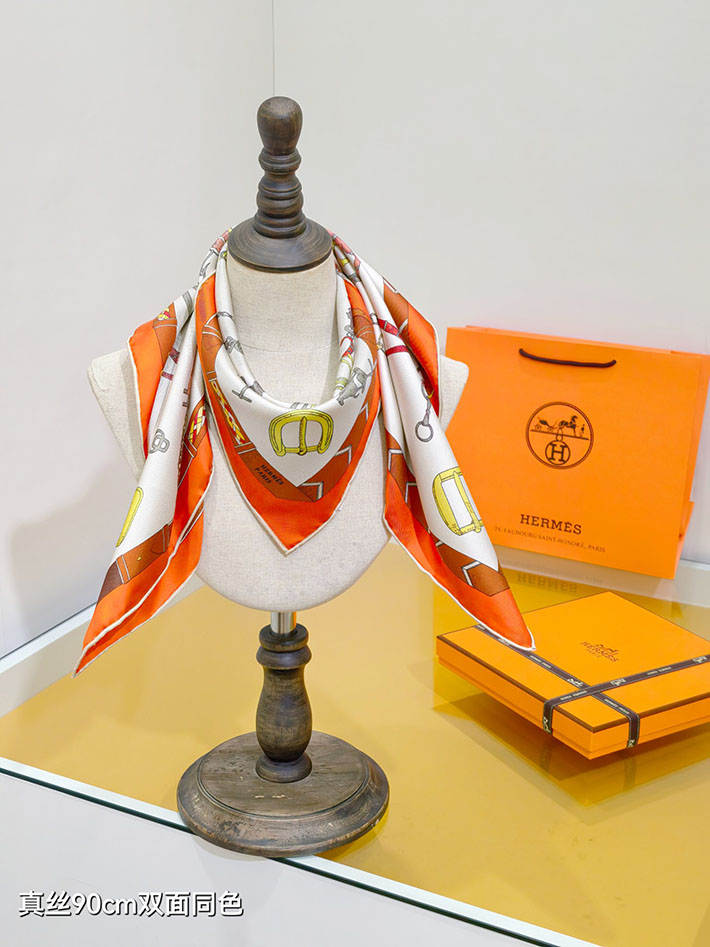 最高級エルメススーパーコピー HERMES カレ 90 シュヴォー・デシェネ 2026新作 H004096S 15 エルメス スカーフ 90 - 画像 (3)