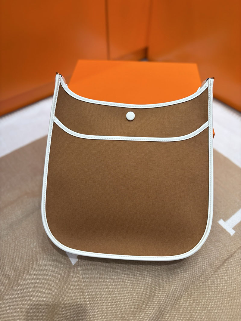 エルメス エヴリンの通販 HERMES エヴリン 29 PM ホワイト×ブラウン トワルアッシュ/トゴ シルバー金具 2633954 エルメス エヴリン 定価 - 画像 (4)
