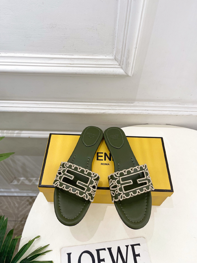 FENDI(フェンディ)| 2026春夏新作コレクションフェンディサンダルコピー