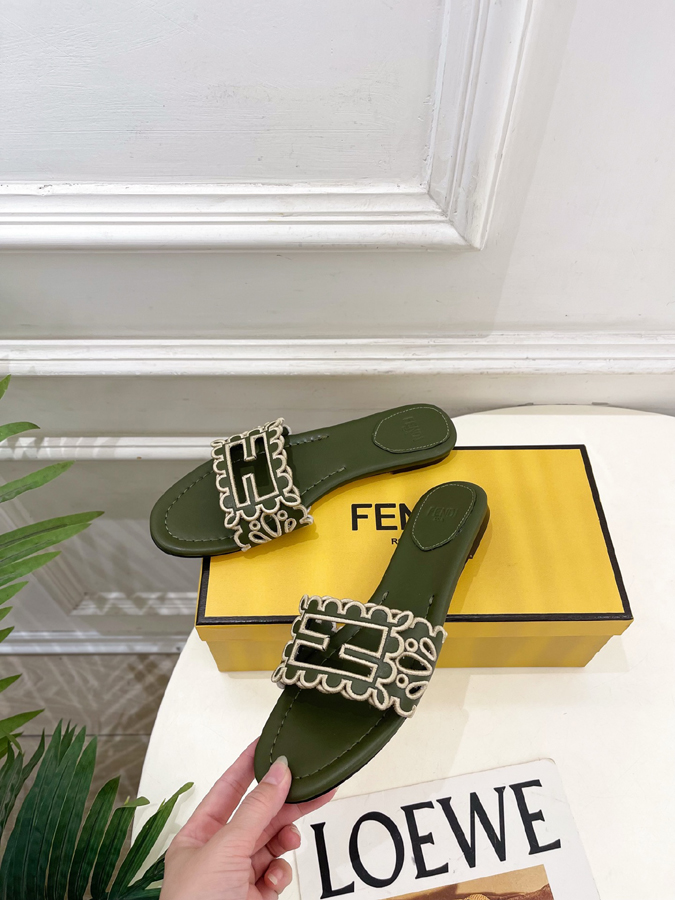 FENDI(フェンディ)| 2026春夏新作コレクションフェンディサンダルコピー - 画像 (3)