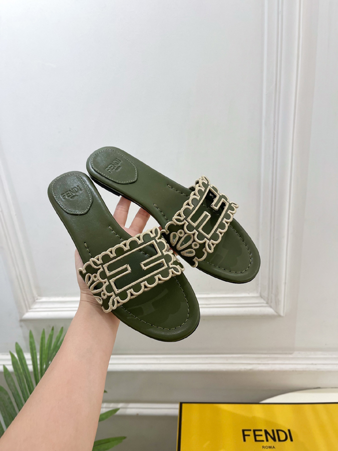 FENDI(フェンディ)| 2026春夏新作コレクションフェンディサンダルコピー - 画像 (4)