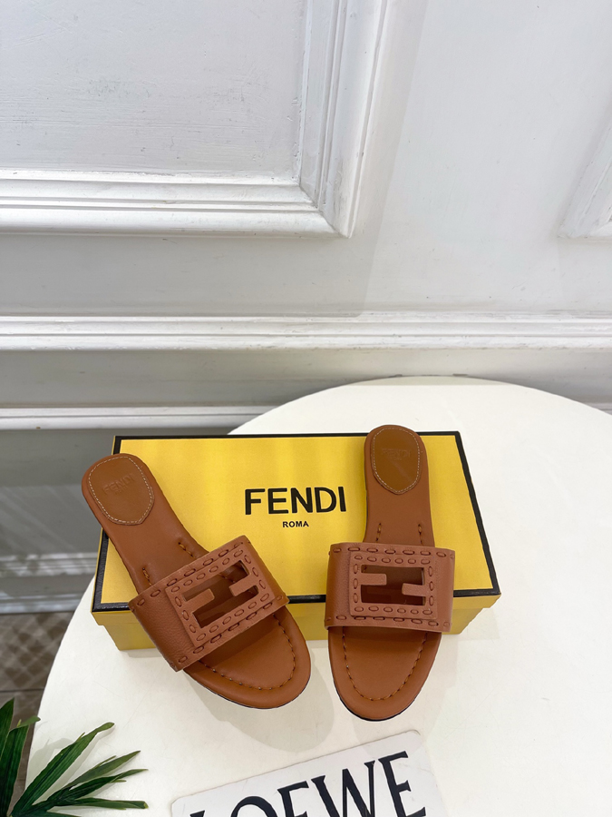 FENDI(フェンディ)| 2026春夏新作コレクション フェンディサンダルコピー - 画像 (2)