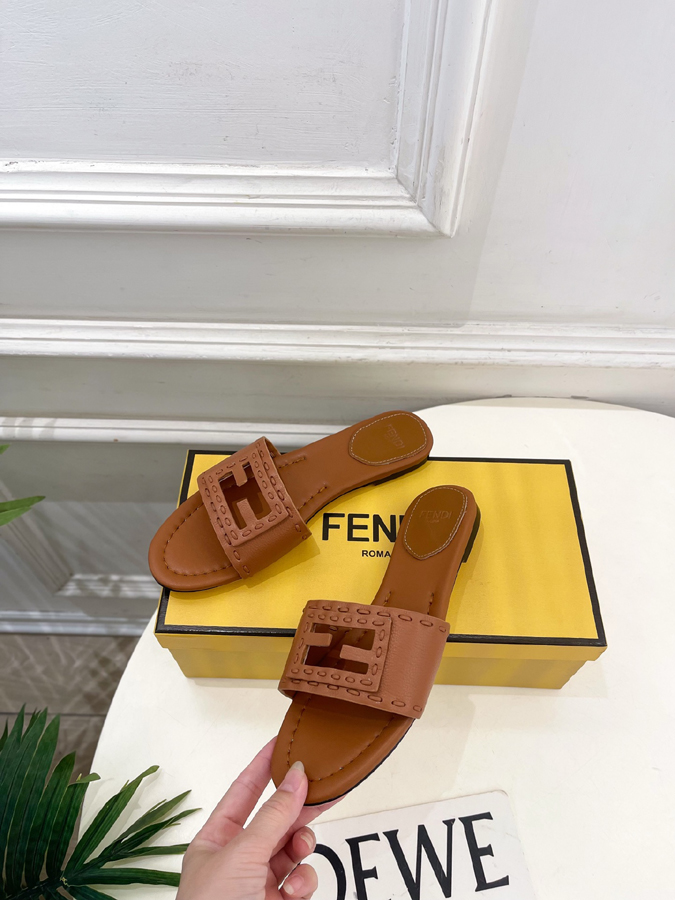FENDI(フェンディ)| 2026春夏新作コレクション フェンディサンダルコピー - 画像 (3)