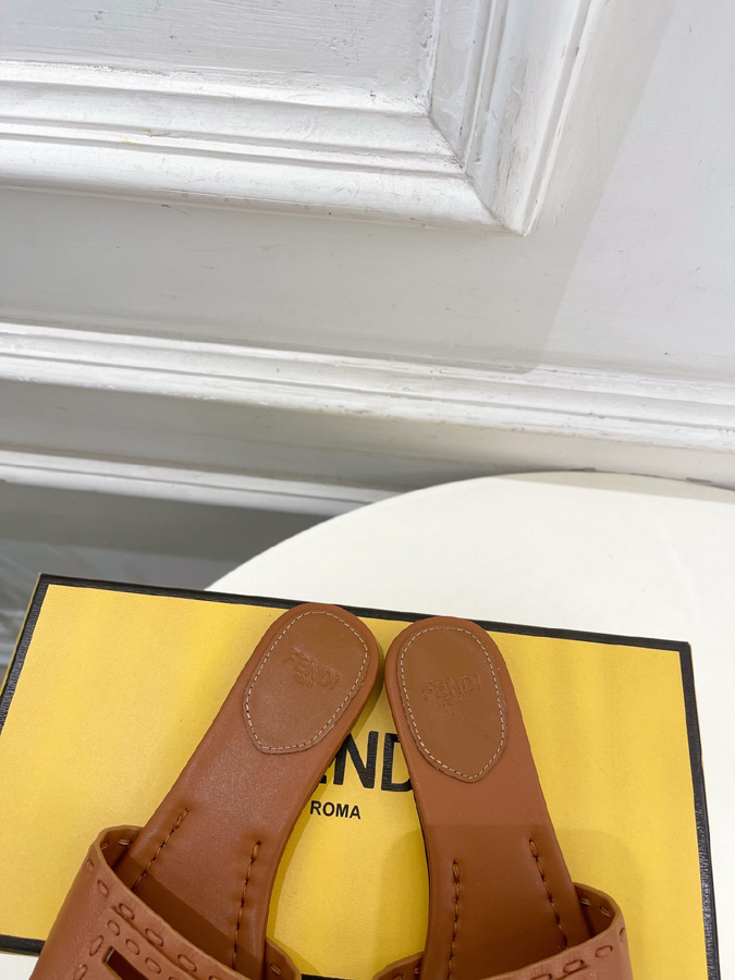FENDI(フェンディ)| 2026春夏新作コレクション フェンディサンダルコピー - 画像 (7)