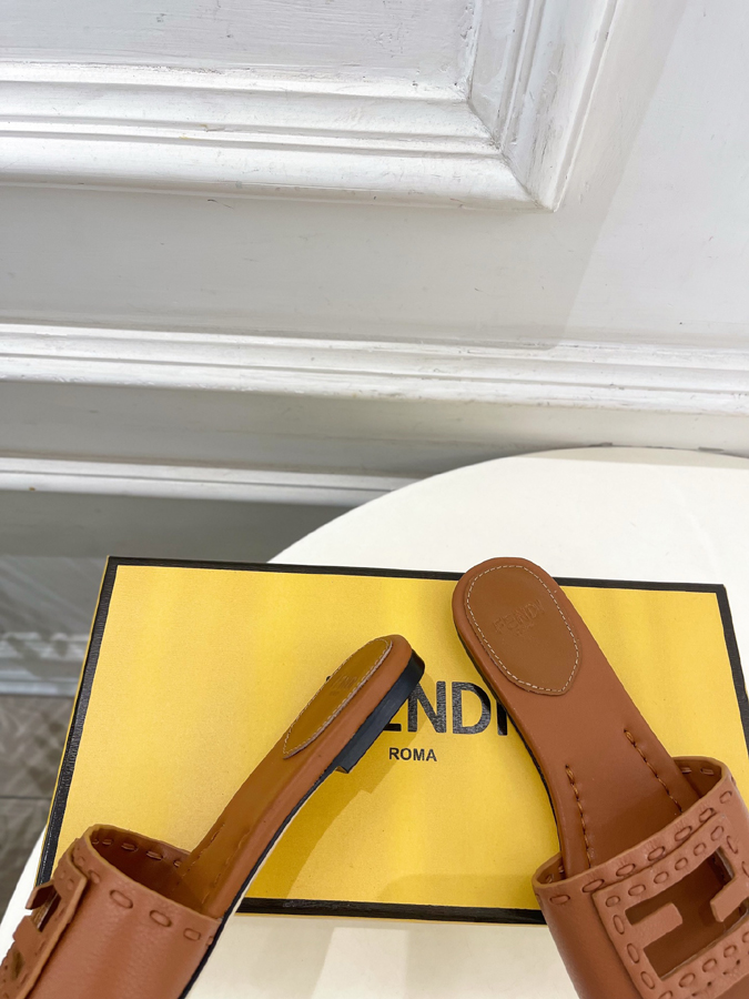 FENDI(フェンディ)| 2026春夏新作コレクション フェンディサンダルコピー - 画像 (8)