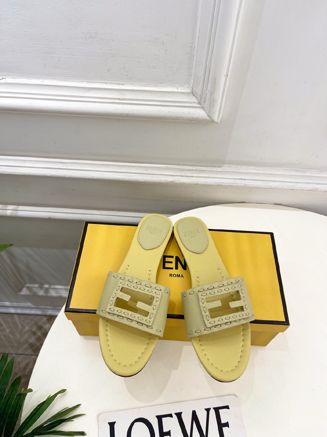 FENDI(フェンディ)| 2026春夏新作コレクション フェンディサンダルコピー