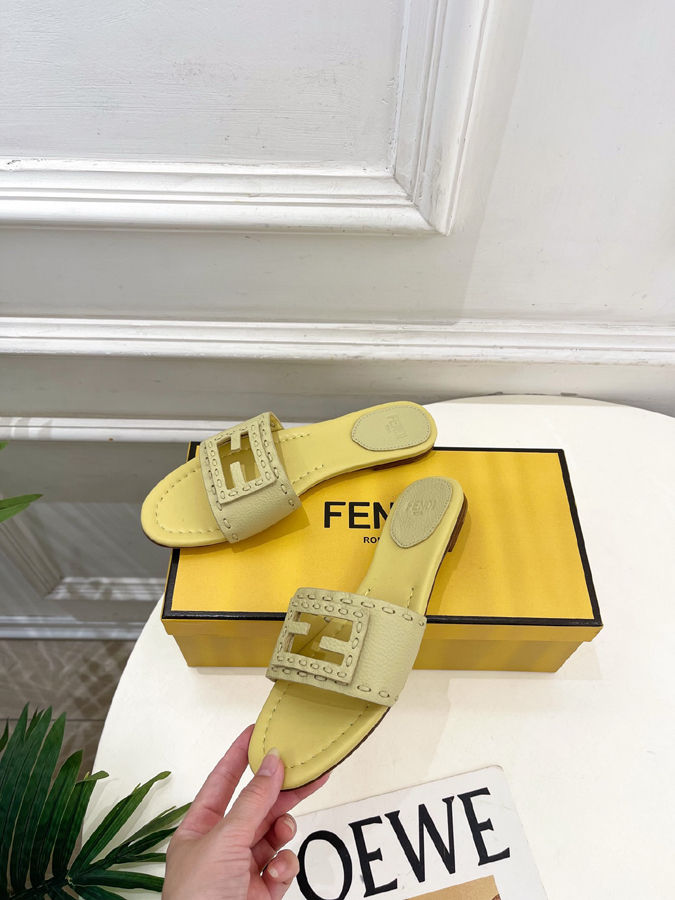 FENDI(フェンディ)| 2026春夏新作コレクション フェンディサンダルコピー - 画像 (3)