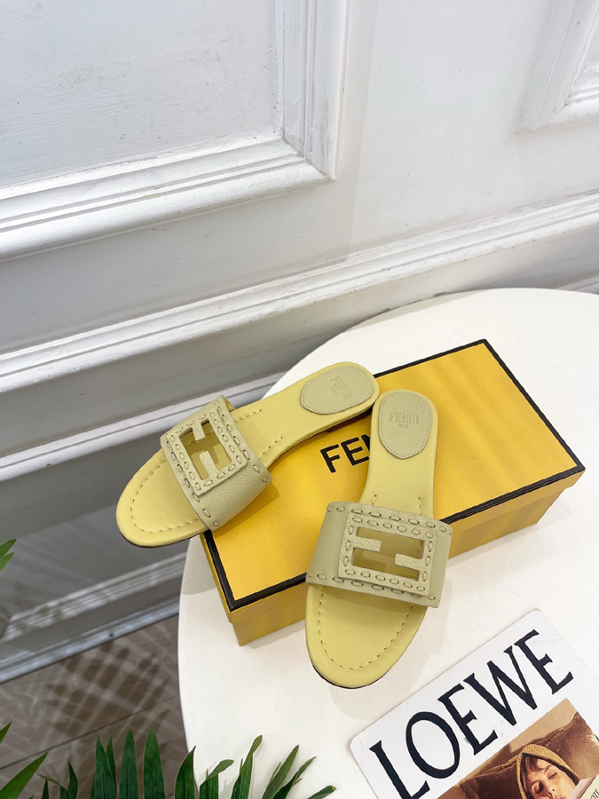 FENDI(フェンディ)| 2026春夏新作コレクション フェンディサンダルコピー - 画像 (5)