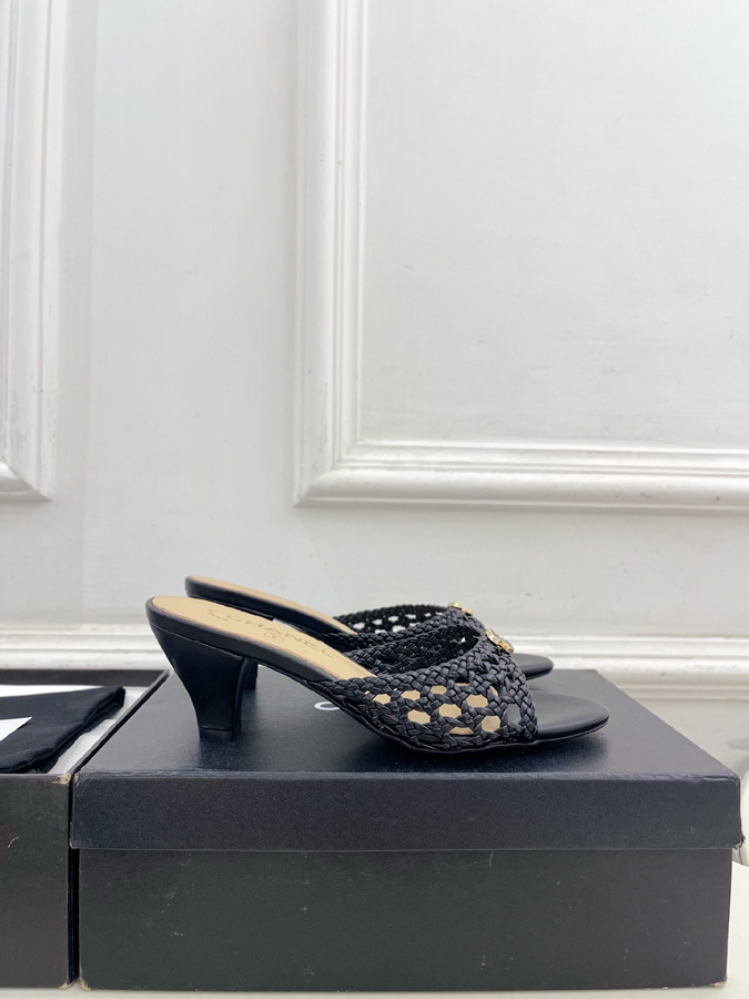 CHANEL シャネル サンダル コピー 2026SS 新作 ダブルC ウェーブ レザー 黒