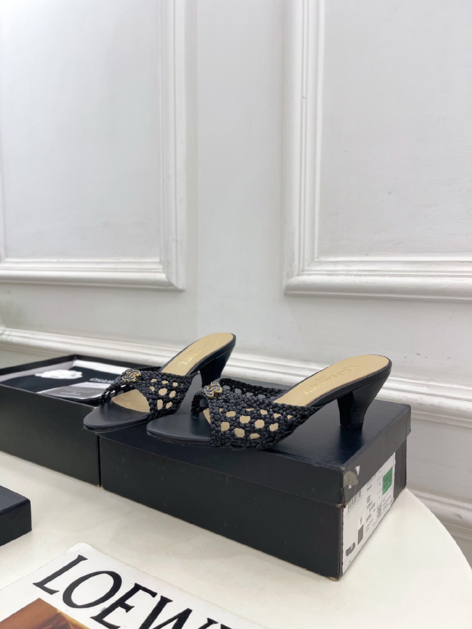 CHANEL シャネル サンダル コピー 2026SS 新作 ダブルC ウェーブ レザー 黒