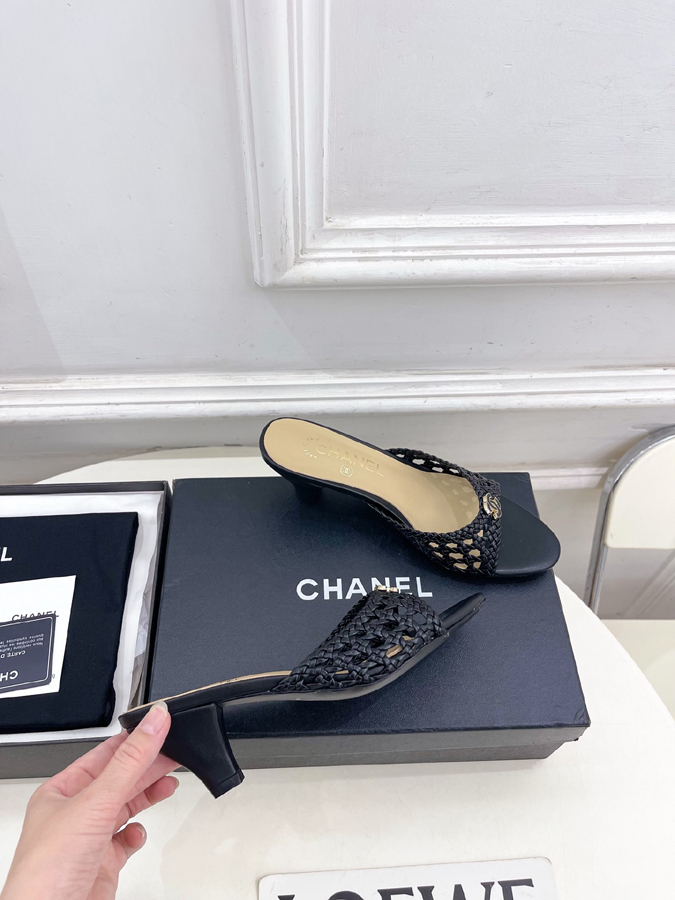 CHANEL シャネル サンダル コピー 2026SS 新作 ダブルC ウェーブ レザー 黒