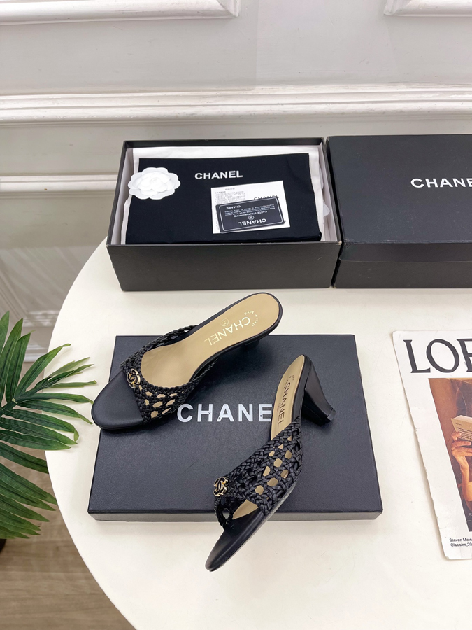 CHANEL シャネル サンダル コピー 2026SS 新作 ダブルC ウェーブ レザー 黒