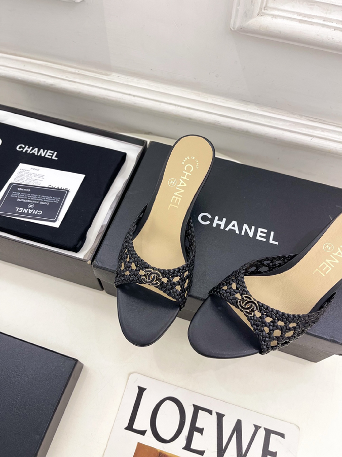 CHANEL シャネル サンダル コピー 2026SS 新作 ダブルC ウェーブ レザー 黒