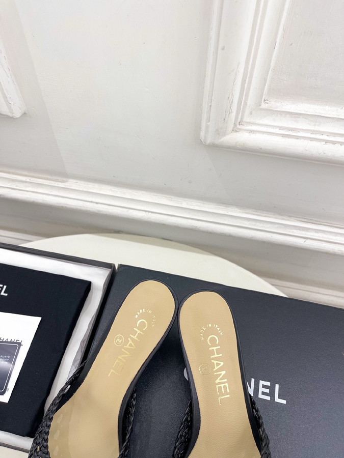 CHANEL シャネル サンダル コピー 2026SS 新作 ダブルC ウェーブ レザー 黒