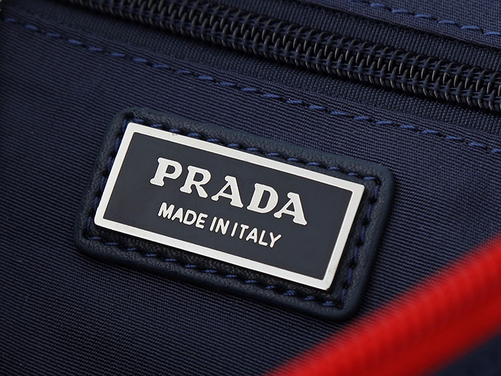 プラダ バッグ メンズ 新作 PRADA スモール Re-Nylon レザーショルダーバッグ バルティックブルー/レッド 2VH196_2DMG_F05D プラダ バッグ メンズ ナイロン - 画像 (3)