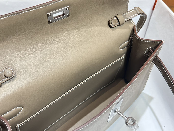 エルメスコピー通販 HERMES ケリーエラン エトゥープ マダム シルバー金具 ケリーエラン H085208CK18 ケリーエラン 新作 - 画像 (5)