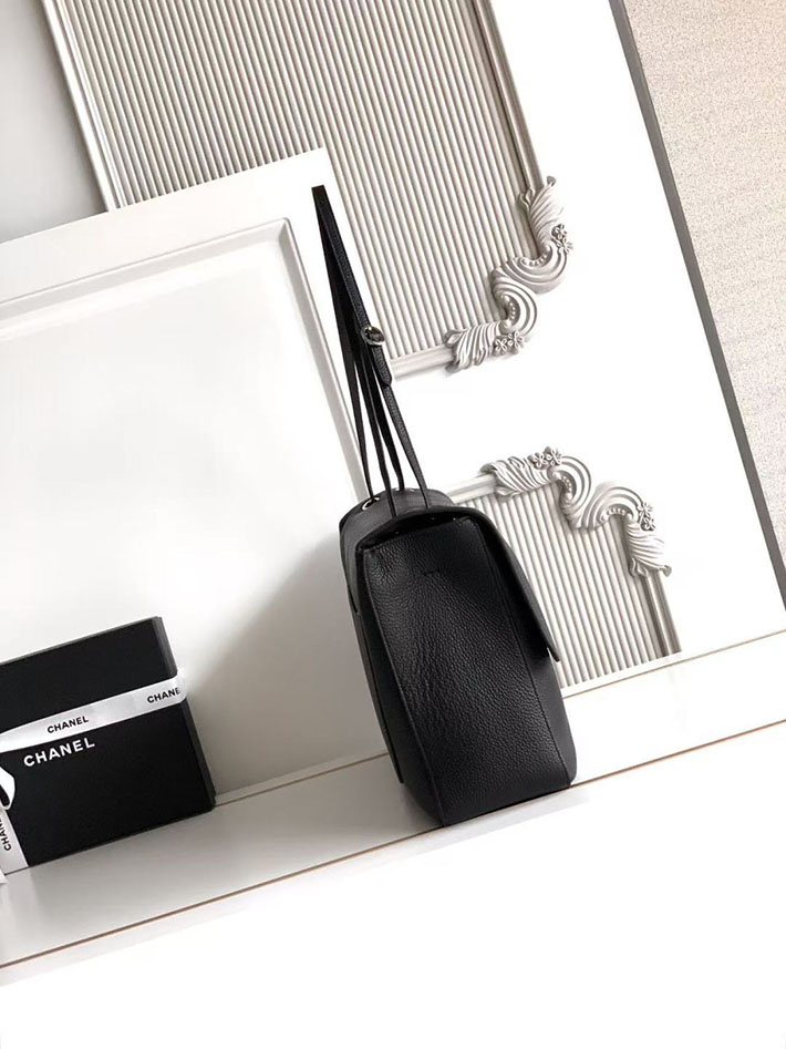 シャネル 新作バッグ 2026 CHANEL マキシ ハンドバッグ 2026新作 ブラック AS6233-B24008-94305 シャネルバッグ 人気ランキング - 画像 (9)