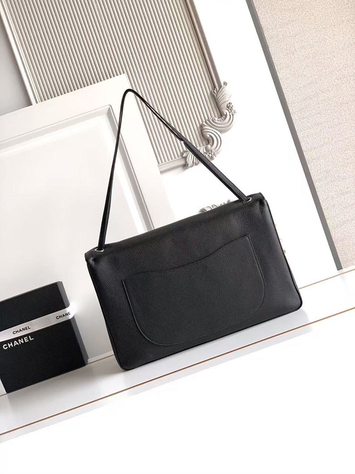 シャネル 新作バッグ 2026 CHANEL マキシ ハンドバッグ 2026新作 ブラック AS6233-B24008-94305 シャネルバッグ 人気ランキング - 画像 (8)