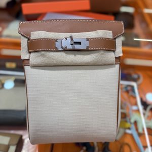 ケリー アッカド pm 定価