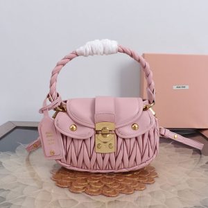 ミュウミュウ バッグ ピンク